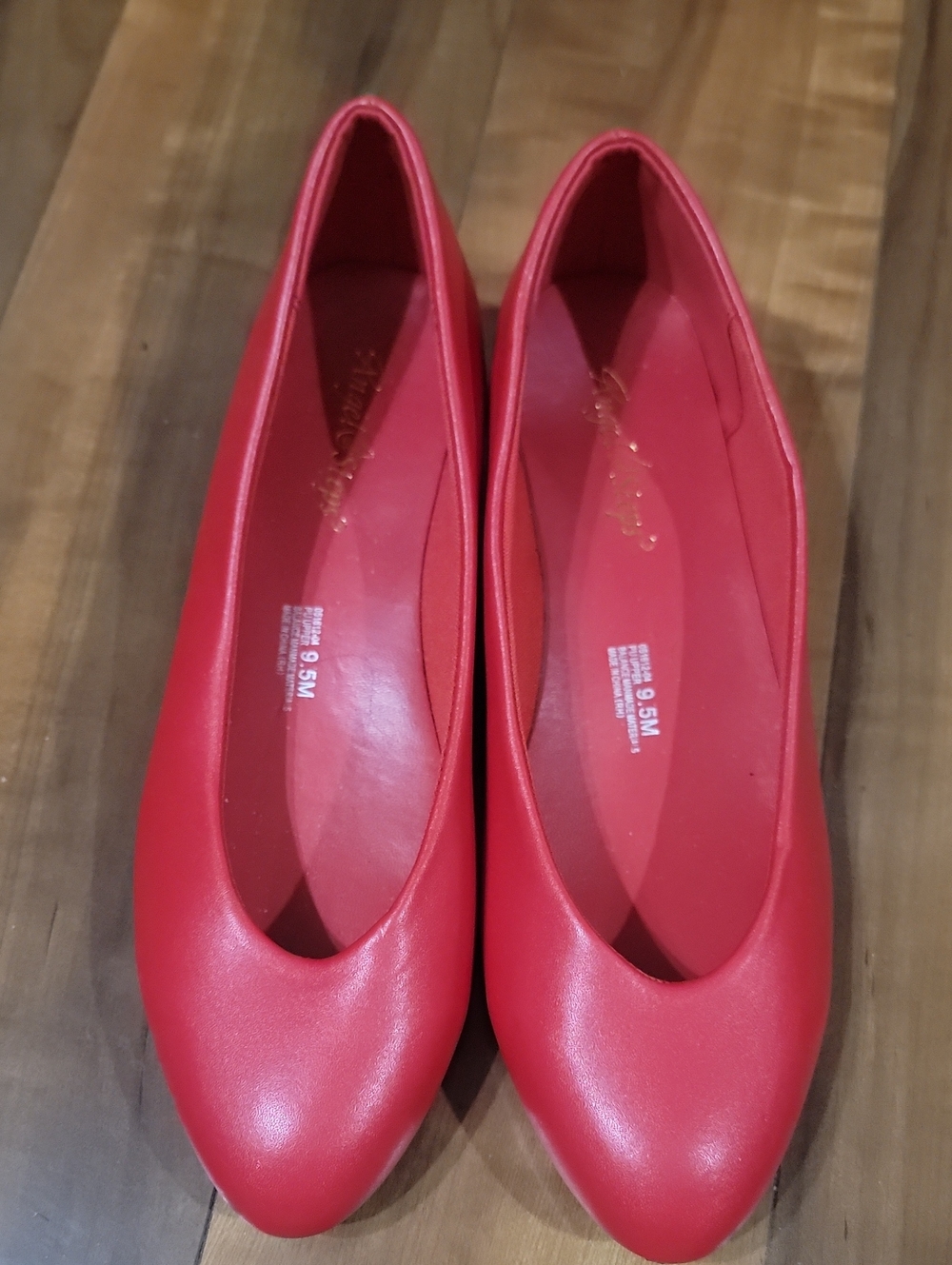 Women's Red Pointed Ballet Flats
